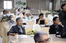 ชมรมผู้สูงอายุโรงพยาบาลทหารผ่านศึก จัดโครงการอบรมเชิงปฏิบัติการ เรื่อง การดูแลสุขภาพแบบแพทย์วิถีธรรม และเรียนรู้การทำน้ำผักปั่นสูตรหมอเขียว