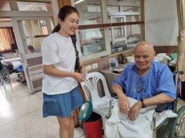 คุณแสงจันทร์ วายทุกข์ พร้อมครอบครัว มอบอาหารกลางวัน จำนวน 90 ชุด ให้กับทหารผ่านศึกที่พักรักษาตัวอยู่ที่โรงพยาบาลทหารผ่านศึก