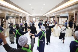 ชมรมผู้สูงอายุโรงพยาบาลทหารผ่านศึก จัดโครงการอบรมเชิงปฏิบัติการ เรื่อง การดูแลสุขภาพแบบแพทย์วิถีธรรม และเรียนรู้การทำน้ำผักปั่นสูตรหมอเขียว