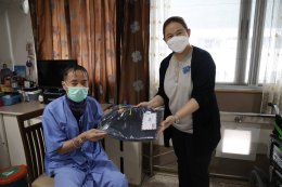 คุณกัมปนาท วัฒนชัย และคณะ เข้าเยี่ยมบำรุงขวัญทหารผ่านศึกที่พักรักษาตัวอยู่ที่โรงพยาบาลทหารผ่านศึก