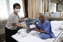 คุณกัมปนาท วัฒนชัย และคณะ เข้าเยี่ยมบำรุงขวัญทหารผ่านศึกที่พักรักษาตัวอยู่ที่โรงพยาบาลทหารผ่านศึก