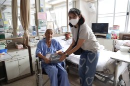 คุณกัมปนาท วัฒนชัย และคณะ เข้าเยี่ยมบำรุงขวัญทหารผ่านศึกที่พักรักษาตัวอยู่ที่โรงพยาบาลทหารผ่านศึก