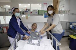 คุณกัมปนาท วัฒนชัย และคณะ เข้าเยี่ยมบำรุงขวัญทหารผ่านศึกที่พักรักษาตัวอยู่ที่โรงพยาบาลทหารผ่านศึก