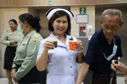 ชมรมผู้สูงอายุโรงพยาบาลทหารผ่านศึก จัดโครงการอบรมเชิงปฏิบัติการ เรื่อง การดูแลสุขภาพแบบแพทย์วิถีธรรม และเรียนรู้การทำน้ำผักปั่นสูตรหมอเขียว