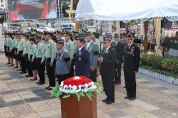 พลเอก กานต์นาท นิกรยานนท์ ผู้อำนวยการองค์การสงเคราะห์ทหารผ่านศึก เป็นประธานในการประกอบพิธีจุดตะเกียงโบราณ เนื่องในวันทหารผ่านศึก ประจำปี 2569