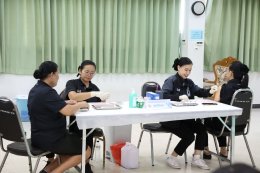  รับวัคซีนแบบอุ่นใจ และปลอดภัย โดยทีมบุคลากรทางการแพทย์ รพ.ผศ. ️