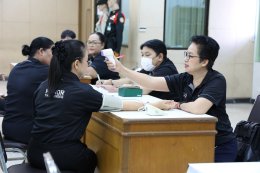  รับวัคซีนแบบอุ่นใจ และปลอดภัย โดยทีมบุคลากรทางการแพทย์ รพ.ผศ. ️