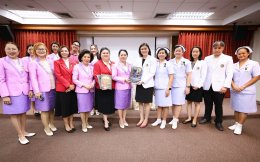 สโมสรซอนต้ากรุงเทพ 10 ส่งมอบกำลังใจและความห่วงใยให้แก่ผู้ป่วยมะเร็งเต้านม ในโครงการ สื่อรักแทนใจ เพื่อผู้ป่วยมะเร็งเต้านม 