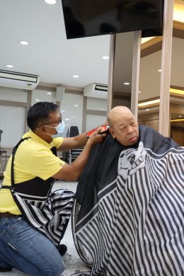 มสคท. ร่วมกับจิตอาสาสมาคมช่างผมแห่งประเทศไทย ให้บริการตัดผมฟรี แบ่งปันรอยยิ้ม เติมเต็มความมั่นใจ