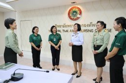 ผู้อำนวยการโรงพยาบาลทหารผ่านศึก มอบของที่ระลึกให้แก่ผู้อำนวยการวิทยาลัยพยาบาลกองทัพบก คุณงามความดีและเกียรติยศที่ท่านสร้างไว้ จะงดงามในความทรงจำตลอดไป 