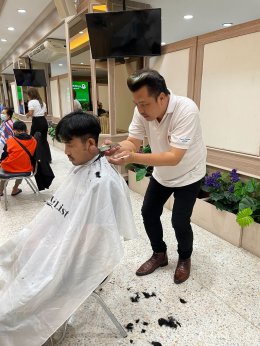 มสคท. ร่วมกับจิตอาสาสมาคมช่างผมแห่งประเทศไทย ให้บริการตัดผมฟรี แบ่งปันรอยยิ้ม เติมเต็มความมั่นใจ