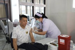 แพทย์หญิงฉัตรสุมาลย์ ตันติกุล รองผู้อำนวยการโรงพยาบาลทหารผ่านศึก (ฝ่ายการแพทย์) และคณะ ออกบูธประชาสัมพันธ์เพื่อแนะนำภารกิจและการดำเนินงานของโรงพยาบาลทหารผ่านศึก