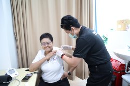 โรงพยาบาลทหารผ่านศึก ออกหน่วยให้บริการฉีดวัคซีนเคลื่อนที่ เพื่อให้บริการฉีดวัคซีนและคัดกรองสุขภาพเบื้องต้นแก่พนักงานของนิคมอุตสาหกรรมแห่งประเทศไทย