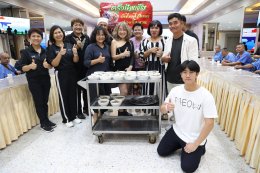 นางสุธรรมา สกุลไทย รองผู้อำนวยการโรงพยาบาลทหารผ่านศึก (ฝ่ายการพยาบาล) และคณะ ให้การต้อนรับ คุณสุชาติ ชวางกูร ประธานกลุ่มสร้างพลเมืองคุณภาพ และคณะ ในโอกาสเข้าเยี่ยมและจัดกิจกรรมบำรุงขวัญทหารผ่านศึก 