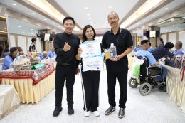 นางสุธรรมา สกุลไทย รองผู้อำนวยการโรงพยาบาลทหารผ่านศึก (ฝ่ายการพยาบาล) และคณะ ให้การต้อนรับ คุณสุชาติ ชวางกูร ประธานกลุ่มสร้างพลเมืองคุณภาพ และคณะ ในโอกาสเข้าเยี่ยมและจัดกิจกรรมบำรุงขวัญทหารผ่านศึก 