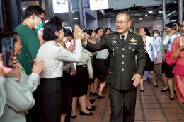 พลเอก เดชนิธิศ เหลืองงามขำ ผอ.อผศ. และนายก สมศ. ร่วมอำลาทหารผ่านศึก ที่รพ.ผศ.