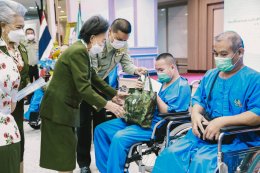 มูลนิธิสงเคราะห์ครอบครัวทหารผ่านศึก ในพระราชูปถัมภ์สมเด็จพระศรีนครินทราบรมราชชนนี จัดเลี้ยงอาหารกลางวัน มอบถุงยังชีพ และเงินปลอบขวัญ แก่ผู้ป่วยทหารผ่านศึก