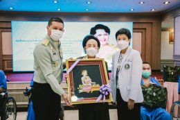 มูลนิธิสงเคราะห์ครอบครัวทหารผ่านศึก ในพระราชูปถัมภ์สมเด็จพระศรีนครินทราบรมราชชนนี จัดเลี้ยงอาหารกลางวัน มอบถุงยังชีพ และเงินปลอบขวัญ แก่ผู้ป่วยทหารผ่านศึก