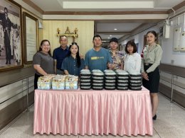 พลเอก สราวุธ รัชตะนาวิน ที่ปรึกษาผู้อำนวยการองค์การสงเคราะห์ทหารผ่านศึก พร้อมด้วย คุณปาริชาติ รัชตะนาวิน และครอบครัว มอบของเยี่ยมบำรุงขวัญทหารผ่านศึก