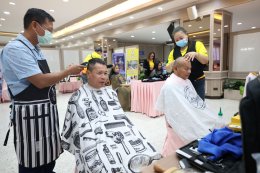 สมาคมช่างผมเสริมสวยแห่งประเทศไทย และคณะ ในการเยี่ยมบำรุงขวัญผู้ป่วยทหารผ่านศึก