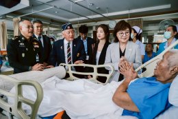 คุณยัง คัม ฮี รองผู้ว่าจังหวัดคย็องซังบุก สาธารณรัฐเกาหลี พร้อมคณะ เยี่ยมชมกิจการ รพ.ผศ.