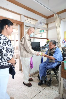 มอบอาหารว่างเนื่องในวันคล้ายวันเกิด