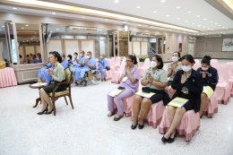 นางอัมพร ปรีชาญาณพานิช รองหัวหน้าสำนักผู้อำนวยการ โรงพยาบาลทหารผ่านศึก เป็นประธานในพิธีทำบุญถวายสังฆทาน เพื่ออุทิศส่วนกุศลแก่ทหารผ่านศึก และผู้ป่วยที่ได้ล่วงลับ 