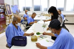 โรงพยาบาลทหารผ่านศึก จัดอบรมกิจกรรมบำบัด โครงการเขียนภาพสีน้ำ ให้แก่ทหารผ่านศึกพิการ ที่พักรักษาตัวอยู่ที่โรงพยาบาลทหารผ่านศึก ณ ศูนย์กิจกรรมบำบัดและฝึกอาชีพ รพ.ผศ. อาคาร 2 ชั้น 2 
