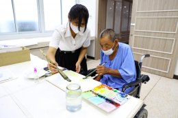 โรงพยาบาลทหารผ่านศึก จัดอบรมกิจกรรมบำบัด โครงการเขียนภาพสีน้ำ ให้แก่ทหารผ่านศึกพิการ ที่พักรักษาตัวอยู่ที่โรงพยาบาลทหารผ่านศึก ณ ศูนย์กิจกรรมบำบัดและฝึกอาชีพ รพ.ผศ. อาคาร 2 ชั้น 2 