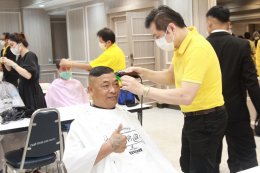 คุณหญิง แสงเดือน ณ นคร ประธานกรรมการมูลนิธิสงเคราะห์ครอบครัวทหารผ่านศึก ร่วมกับสมาคมช่างเสริมสวยแห่งประเทศไทย ได้จัดกิจกรรมนำช่างตัดผมบริการตัดผมให้แก่ทหารผ่านศึกที่พักรักษาตัวอยู่ที่โรงพยาบาลทหารผ่านศึก 