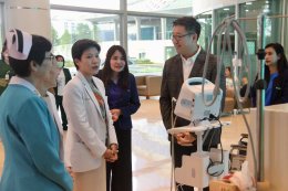 วันที่ 2 สิงหาคม 2567 แพทย์หญิง จิตติมา ปรีชา ผู้อำนวยการโรงพยาบาลทหารผ่านศึก พร้อมคณะผู้บริหารโรงพยาบาลทหารผ่านศึก รับมอบอุปกรณ์ทางการแพทย์ จากนายแพทย์ อดินันท์ กิตติรัตนไพบูลย์ ผู้อำนวยการโรงพยาบาลสมิติเวชศรีนครินทร์ ณ โรงพยาบาลสมิติเวชศรีนครินทร