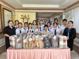 นักเรียนจากโรงเรียนแม่พระฟาติมาเข้าเยี่ยมบำรุงขวัญ พร้อมมอบผ้าห่ม จำนวน 72 ผืน ให้แก่ทหารผ่านศึก