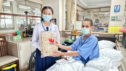 นักเรียนจากโรงเรียนแม่พระฟาติมาเข้าเยี่ยมบำรุงขวัญ พร้อมมอบผ้าห่ม จำนวน 72 ผืน ให้แก่ทหารผ่านศึก