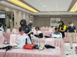 บริการตัดผมฟรี โดยสมาคมช่างผมเสริมสวยแห่งประเทศไทย