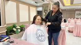 บริการตัดผมฟรี โดยสมาคมช่างผมเสริมสวยแห่งประเทศไทย