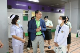 บริษัท โทรีเซนไทย เอเยนต์ซีส์ จำกัด (มหาชน) หรือ TTA นำโดย นายสมชาย อภิญญานุกุล ผู้ช่วยกรรมการผู้จัดการใหญ่ สายงานทรัพยากรบุคคล และคณะ ได้กรุณาเข้ามอบ รถเข็นวีลแชร์ช่วยเหลือผู้พิการ และเลี้ยงอาหารบุคลากรทางการแพทย์ รพ.ผศ.