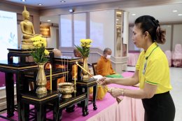 วันที่ 16 มิถุนายน 2568 นางอัมพร ปรีชาญาณพานิช รองหัวหน้าสำนักผู้อำนวยการ โรงพยาบาลทหารผ่านศึก เป็นประธานในพิธีทำบุญถวายสังฆทาน 