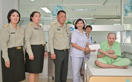 ผู้แทนผู้อำนวยการองค์การสงเคราะห์ทหารผ่านศึก มอบเงินผลประโยชน์จากการจำหน่ายสลากกินแบ่งรัฐบาล ประจำปี 2569 