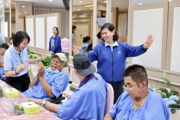 เมื่อวันที่ 17 ตุลาคม 2568 นางสุธรรมา สกุลไทย รองผู้อำนวยการโรงพยาบาลทหารผ่านศึก (ฝ่ายการพยาบาล) เป็นผู้แทนผู้อำนวยการโรงพยาบาลทหารผ่านศึก ให้การต้อนรับ คุณนบกนก กาญจนวิทย์ ในโอกาสเข้าเยี่ยมบำรุงขวัญทหารผ่านศึก