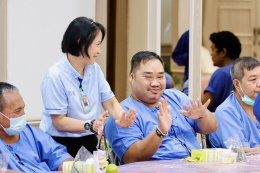 เมื่อวันที่ 17 ตุลาคม 2568 นางสุธรรมา สกุลไทย รองผู้อำนวยการโรงพยาบาลทหารผ่านศึก (ฝ่ายการพยาบาล) เป็นผู้แทนผู้อำนวยการโรงพยาบาลทหารผ่านศึก ให้การต้อนรับ คุณนบกนก กาญจนวิทย์ ในโอกาสเข้าเยี่ยมบำรุงขวัญทหารผ่านศึก