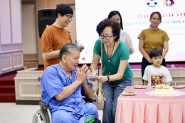 เมื่อวันที่ 17 ตุลาคม 2568 นางสุธรรมา สกุลไทย รองผู้อำนวยการโรงพยาบาลทหารผ่านศึก (ฝ่ายการพยาบาล) เป็นผู้แทนผู้อำนวยการโรงพยาบาลทหารผ่านศึก ให้การต้อนรับ คุณนบกนก กาญจนวิทย์ ในโอกาสเข้าเยี่ยมบำรุงขวัญทหารผ่านศึก