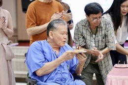 เมื่อวันที่ 17 ตุลาคม 2568 นางสุธรรมา สกุลไทย รองผู้อำนวยการโรงพยาบาลทหารผ่านศึก (ฝ่ายการพยาบาล) เป็นผู้แทนผู้อำนวยการโรงพยาบาลทหารผ่านศึก ให้การต้อนรับ คุณนบกนก กาญจนวิทย์ ในโอกาสเข้าเยี่ยมบำรุงขวัญทหารผ่านศึก