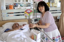 เมื่อวันที่ 10 มกราคม 2569 คุณศรีจันทร์ บุรีวงษ์ และคณะ เข้าเยี่ยมบำรุงขวัญ พร้อมมอบอาหารว่าง เครื่องดื่ม ผลไม้ และเงินบำรุงขวัญ เพื่อสร้างขวัญกำลังใจและแสดงความห่วงใยให้แก่ทหารผ่านศึกที่ได้รับบาดเจ็บจากการปฏิบัติหน้าที่ เนื่องในโอกาสวันขึ้นปีใหม่ 2569 