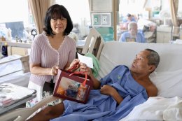 เมื่อวันที่ 10 มกราคม 2569 คุณศรีจันทร์ บุรีวงษ์ และคณะ เข้าเยี่ยมบำรุงขวัญ พร้อมมอบอาหารว่าง เครื่องดื่ม ผลไม้ และเงินบำรุงขวัญ เพื่อสร้างขวัญกำลังใจและแสดงความห่วงใยให้แก่ทหารผ่านศึกที่ได้รับบาดเจ็บจากการปฏิบัติหน้าที่ เนื่องในโอกาสวันขึ้นปีใหม่ 2569 