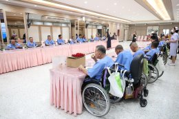 เมื่อวันที่ 21 มกราคม 2569 นางสุธรรมา สกุลไทย รองผู้อำนวยการโรงพยาบาลทหารผ่านศึก (ฝ่ายการพยาบาล) เป็นผู้แทนผู้อำนวยการโรงพยาบาลทหารผ่านศึก ให้การต้อนรับ คุณสุชาติ ชวางกูร ประธานกลุ่มสร้างพลเมืองคุณภาพ และคณะ ในโอกาสเข้าเยี่ยมและจัดกิจกรรมบำรุงขวัญทหารผ่าน