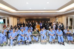 เมื่อวันที่ 21 มกราคม 2569 นางสุธรรมา สกุลไทย รองผู้อำนวยการโรงพยาบาลทหารผ่านศึก (ฝ่ายการพยาบาล) เป็นผู้แทนผู้อำนวยการโรงพยาบาลทหารผ่านศึก ให้การต้อนรับ คุณสุชาติ ชวางกูร ประธานกลุ่มสร้างพลเมืองคุณภาพ และคณะ ในโอกาสเข้าเยี่ยมและจัดกิจกรรมบำรุงขวัญทหารผ่าน