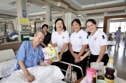 ชมรมแม่บ้านกรมสารบรรณทหาร ร่วมทำความดีด้วยหัวใจ แบ่งปันน้ำใจสู่ทหารผ่านศึก เมื่อวันที่ 23 กรกฎาคม 2569 นางสุธรรมา สกุลไทย รองผู้อำนวยการโรงพยาบาลทหารผ่านศึก (ฝ่ายการพยาบาล) และคณะ เป็นผู้แทนผู้อำนวยการโรงพยาบาลทหารผ่านศึก ให้การต้อนรับ ดร.พธูสิรี รัตนกาฬ 