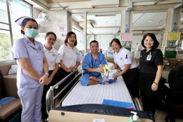 ชมรมแม่บ้านกรมสารบรรณทหาร ร่วมทำความดีด้วยหัวใจ แบ่งปันน้ำใจสู่ทหารผ่านศึก เมื่อวันที่ 23 กรกฎาคม 2569 นางสุธรรมา สกุลไทย รองผู้อำนวยการโรงพยาบาลทหารผ่านศึก (ฝ่ายการพยาบาล) และคณะ เป็นผู้แทนผู้อำนวยการโรงพยาบาลทหารผ่านศึก ให้การต้อนรับ ดร.พธูสิรี รัตนกาฬ 