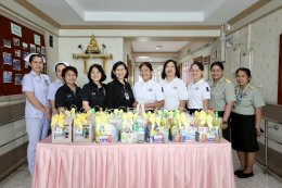 ชมรมแม่บ้านกรมสารบรรณทหาร ร่วมทำความดีด้วยหัวใจ แบ่งปันน้ำใจสู่ทหารผ่านศึก เมื่อวันที่ 23 กรกฎาคม 2569 นางสุธรรมา สกุลไทย รองผู้อำนวยการโรงพยาบาลทหารผ่านศึก (ฝ่ายการพยาบาล) และคณะ เป็นผู้แทนผู้อำนวยการโรงพยาบาลทหารผ่านศึก ให้การต้อนรับ ดร.พธูสิรี รัตนกาฬ 