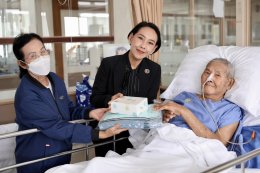 คุณปู ปริศนา กล่ำพินิจ คุณใหม่ เจริญปุระ ร่วมส่งต่อของขวัญจากใจ ความห่วงใย และเติมพลังใจให้วีรบุรุษทหารผ่านศึก ผู้เสียสละเพื่อแผ่นดิน ️